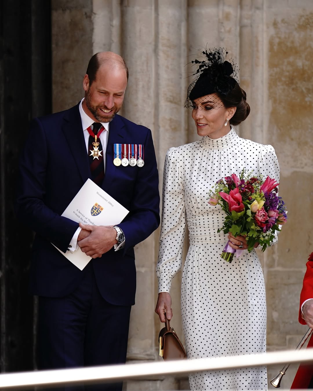 كيت ميدلتون الى جانب الامير ويليام في قداس في دير وستمنستر  متألّقةً بفستان بولكا دوت (إنستغرام)