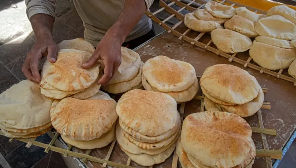 هل غيّر التصعيد في الشرق الأوسط تركيبة الخبز المدعم في تونس؟