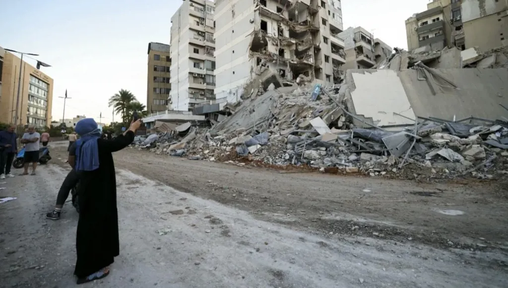 ليس المطلوب جسوراً من إسمنت وحسب، بل جسور أمل...