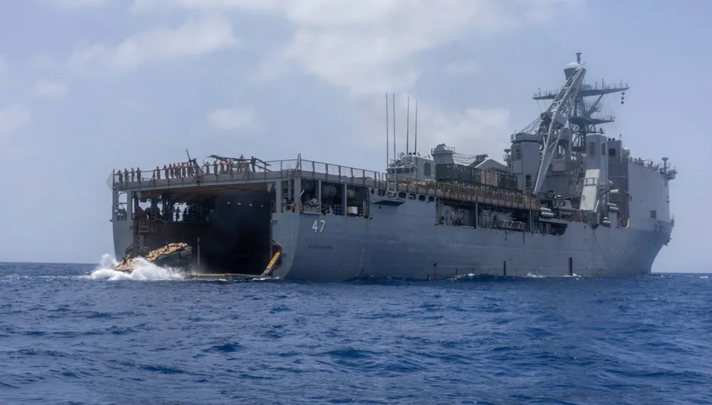 سنتكوم تعلن عن توجيه 27 سفينة للعودة إلى أحد الموانئ الإيرانية منذ بدء الحصار