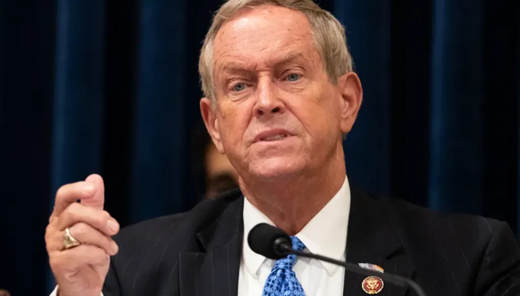 كشف عن محادثات مع سجناء داخل رومية... سيناتور أميركي يطالب بـ"نزع سلاح حزب الله" قبل نهاية العام