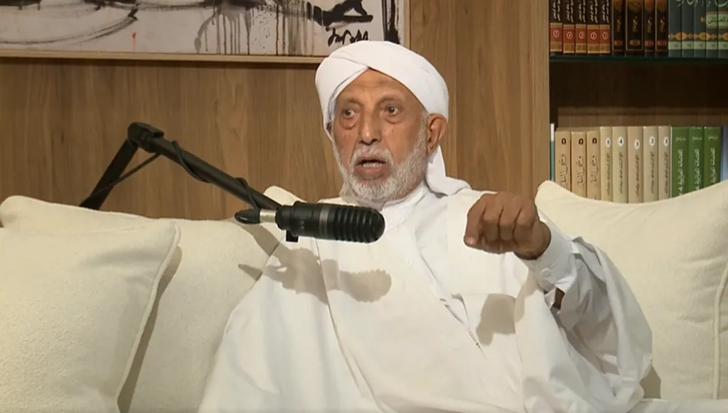 جدل "العهدات" يعود... رجل بوتفليقة يُشعل السجال السياسي في الجزائر