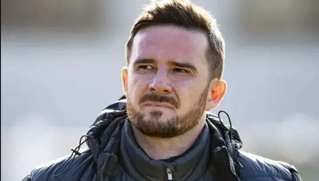 رينجرز الاسكتلندي يُعلن عن مدربه الجديد