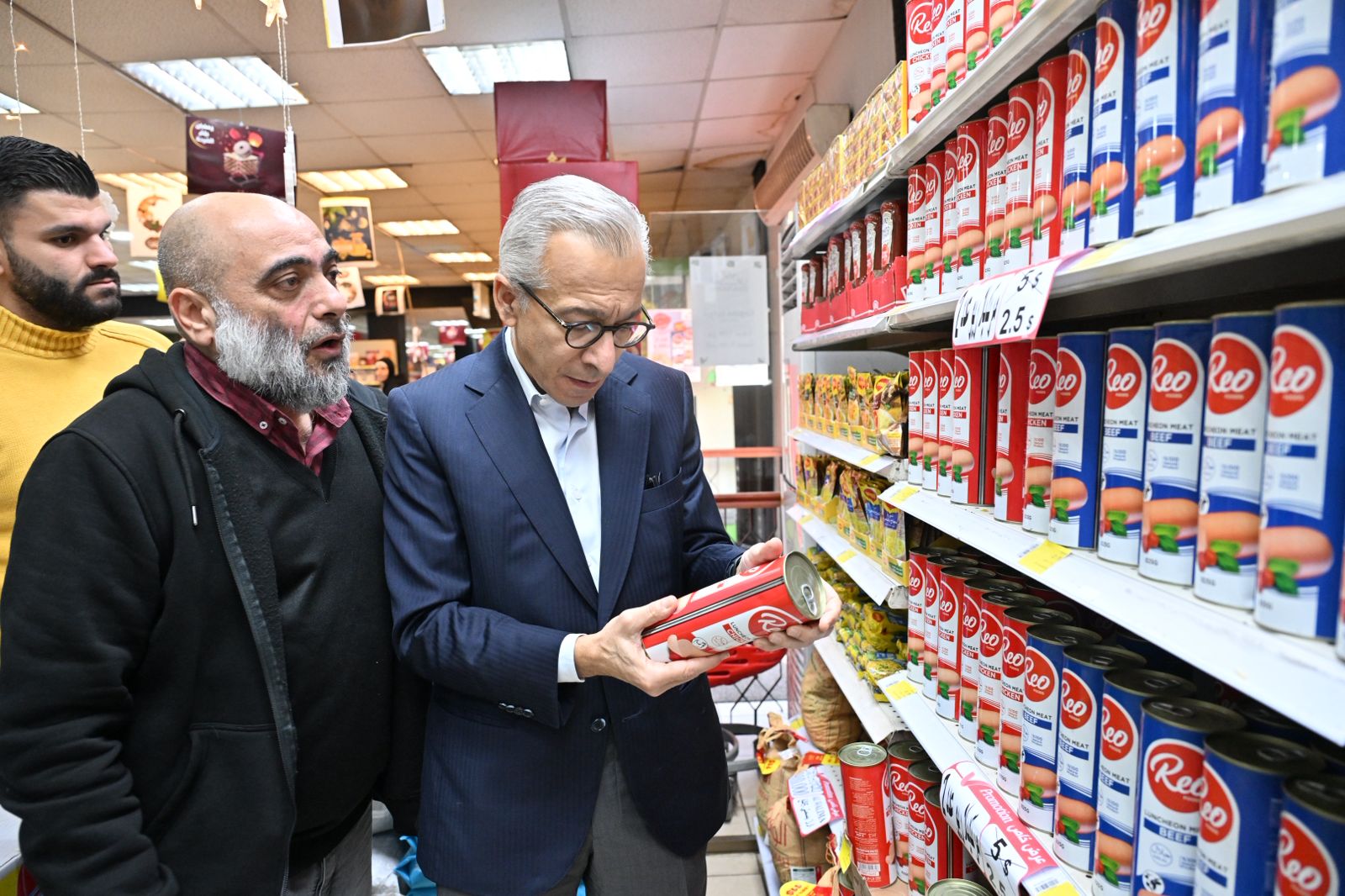 جولة ميدانية لوزير الاقتصاد والتجارة عامر بساط (نبيل اسماعيل)