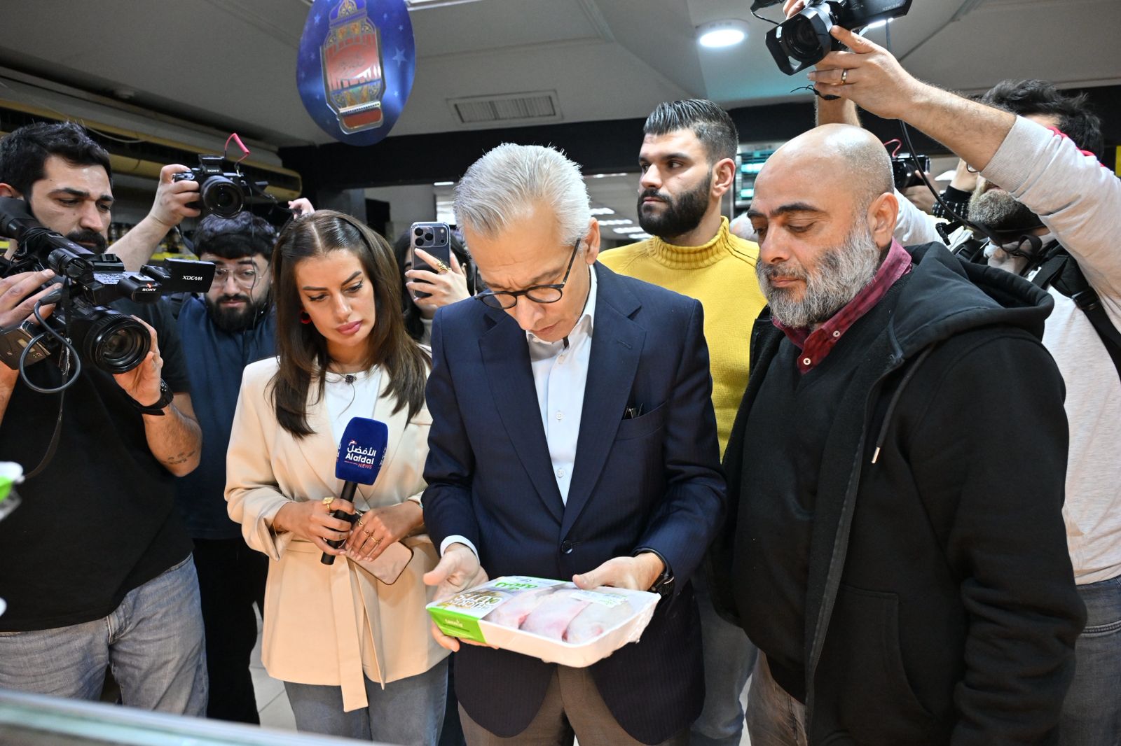 جولة ميدانية لوزير الاقتصاد والتجارة عامر بساط (نبيل اسماعيل)