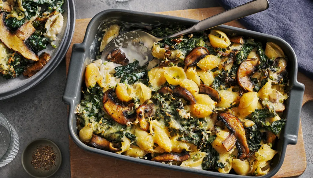 باستا Cavolo nero مخبوزة بالجبن والفطر