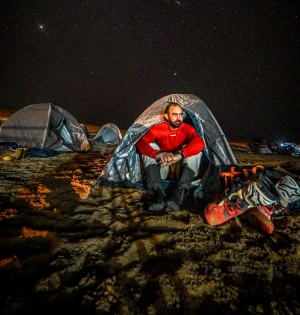 إيهاب حكيم خلال رالي داكار.