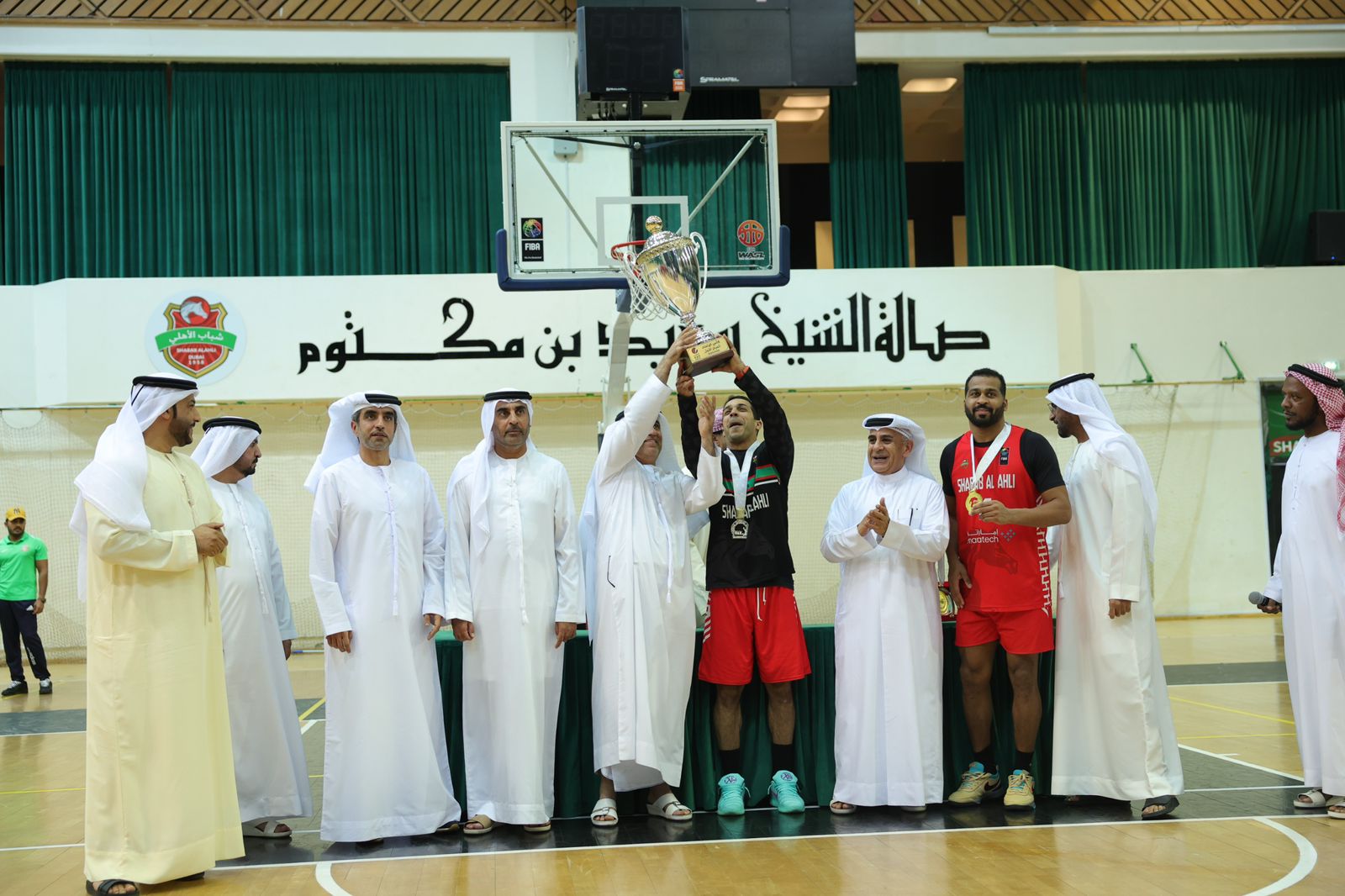 تتويج البطل.