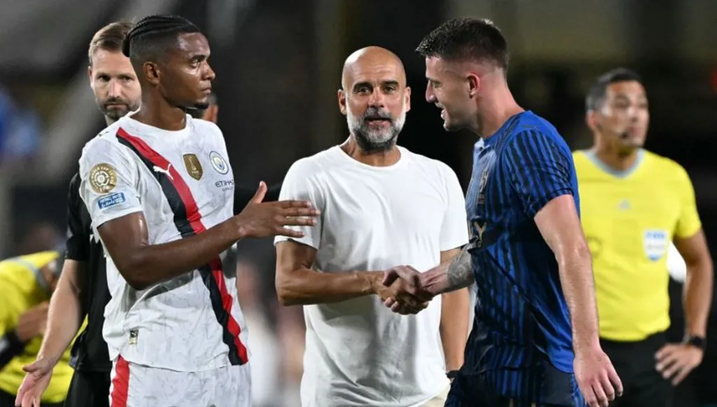 غوارديولا يُفسر معاناة فريقه أمام الهلال