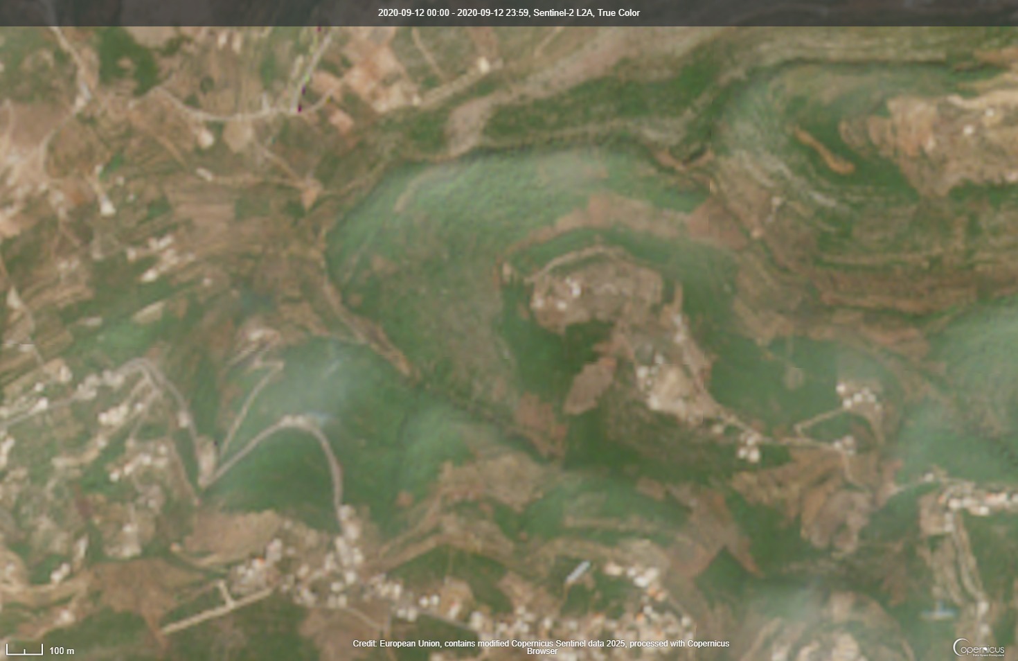 منطقة بزال قبل أن تشهد تغييراً في الغطاء النباتي بين 2020 و2025 (صورة من الأقمار الاصطناعية- خالد طالب)