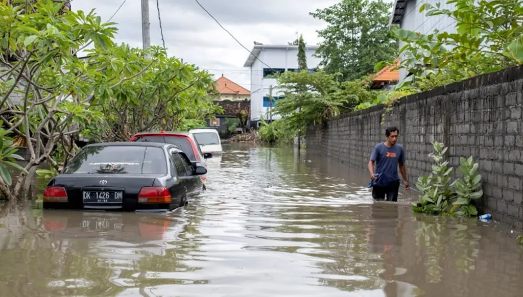 مقتل 14 جراء السيول في بالي