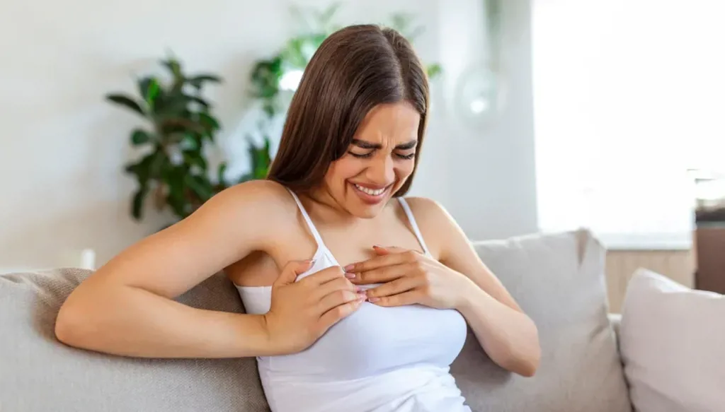 علامات لا تعرفينها لسرطان الثدي... إلى الطبيب فوراً!