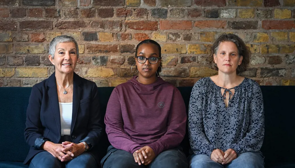 متقاعدة وطبيبة وطالبة يروين تجربة توقيفهن بسبب دعم منظمة ‏‏"فلسطين أكشن"‏