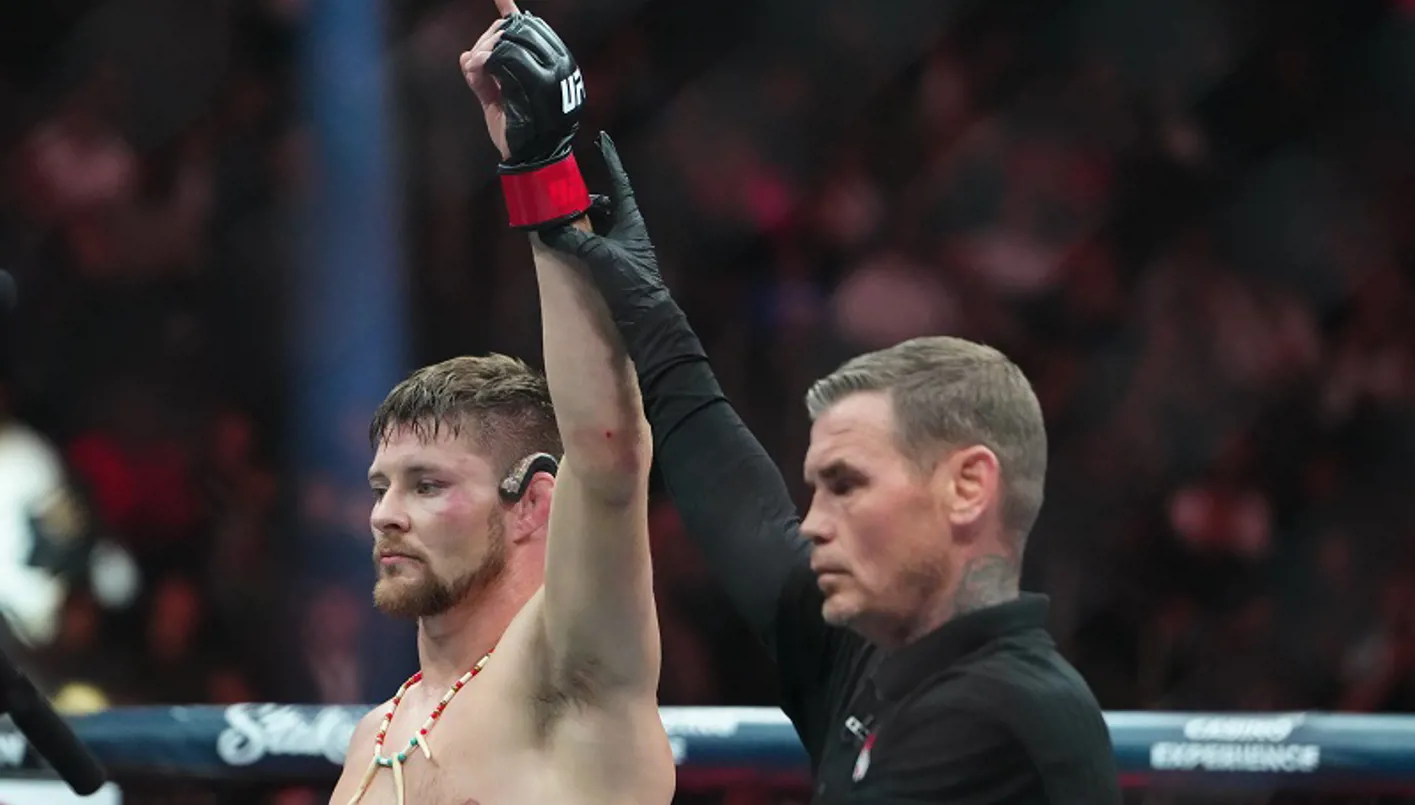 مقاتل أميركي يثير الجدل بتمجيد هتلر وإنكار الهولوكوست