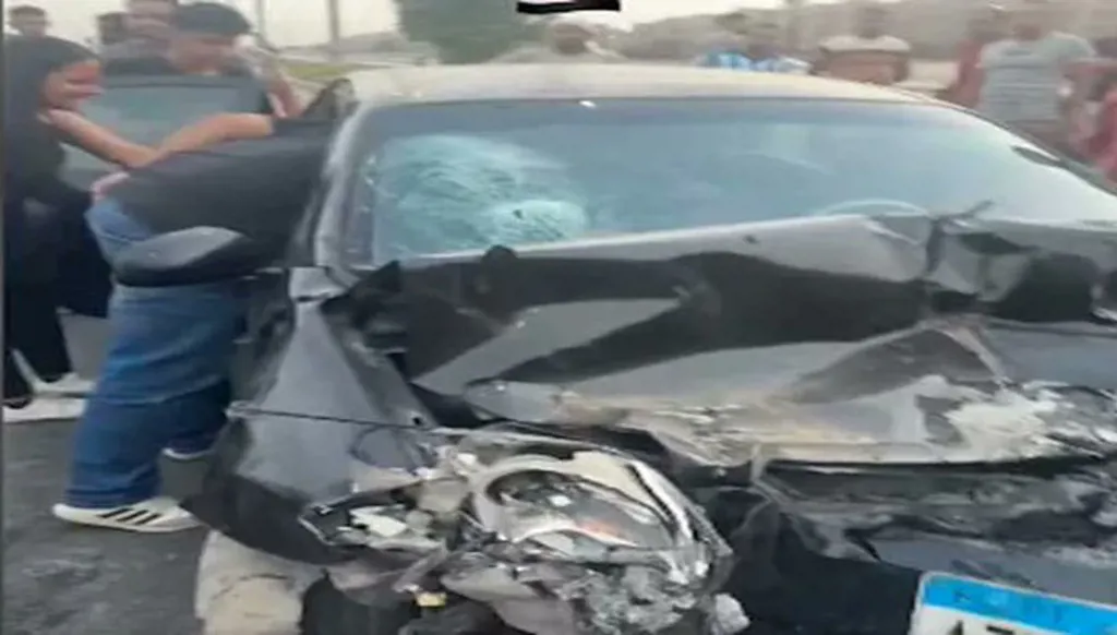 فيديو يوثّق مطاردة شباب لسيارة تقلّ فتاتين... انتهت بحادث صدم ‏وإصابتهما بجروح