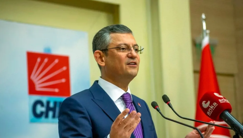 تركيا: هل تصنع الأحزاب زعاماتها أم تصنع الزعامات أحزابها؟