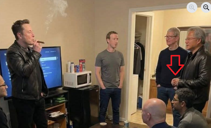 اصابع يدي هوانغ مشوهة