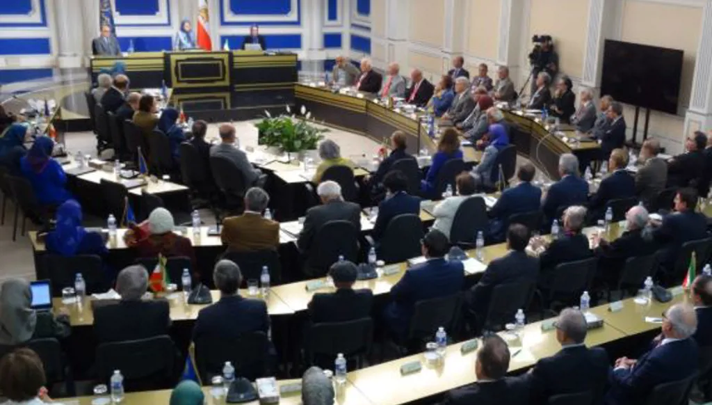 "المجلس الوطني للمقاومة الإيرانية" يعلن حكومة موقتة بهدف إقامة جمهورية ديموقراطية