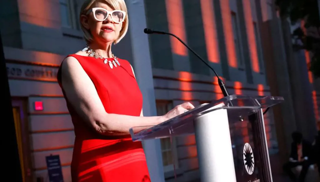 "متحيزة حزبياً"... ترامب يطرد مديرة معرض البورتريه الوطني التابع لمؤسسة سميثسونيان