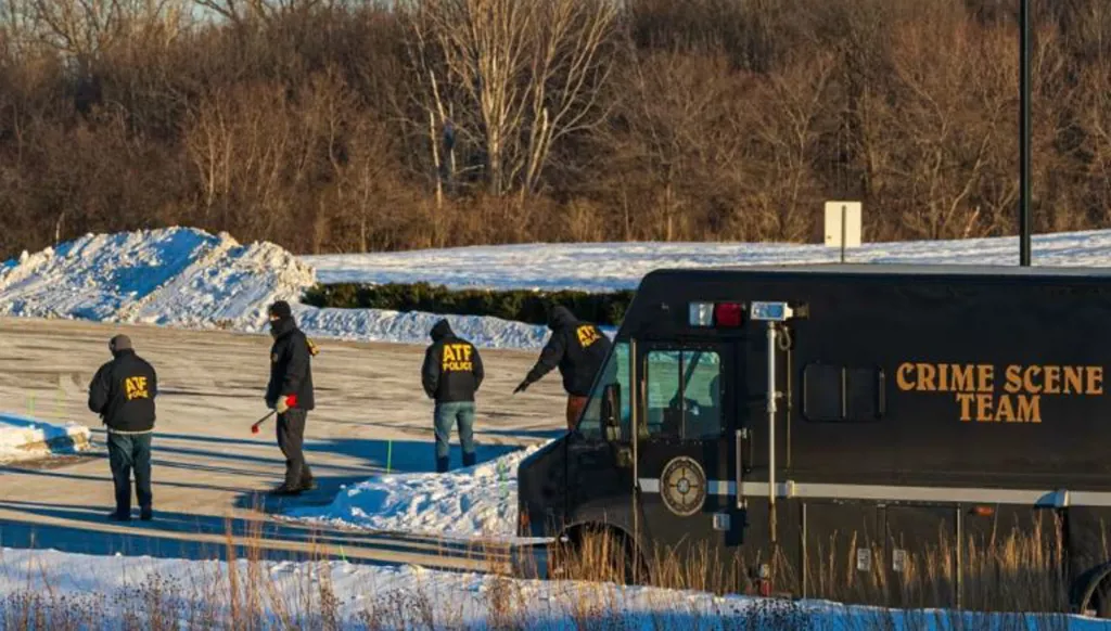 "وول ستريت جورنال": إدارة ترامب توسع صلاحيات الترحيل لبعض الوكالات الاتحادية