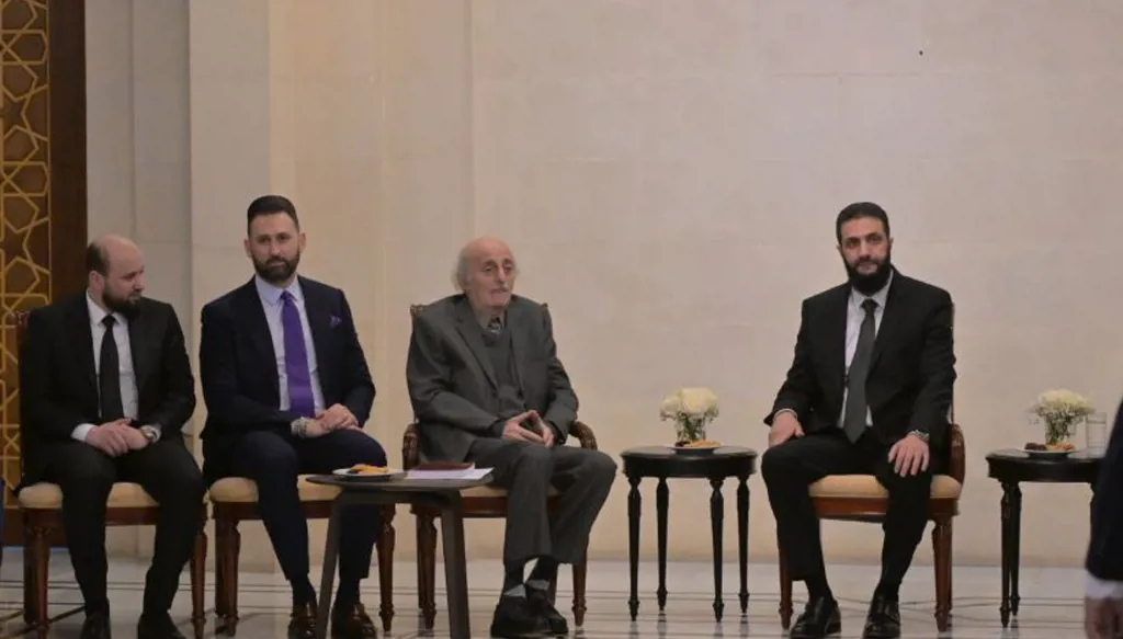 جنبلاط يلتقي الشرع في سوريا: نتمنّى أن يُحاسب كل الذين أجرموا بحق اللبنانيين (صور وفيديو)