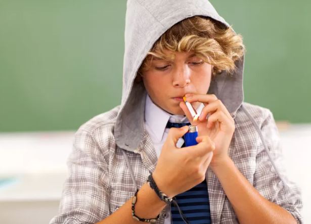 التخلص التدريجي من التدخين بين المراهقين قد ينقذ حياة 1,2 مليون شخص