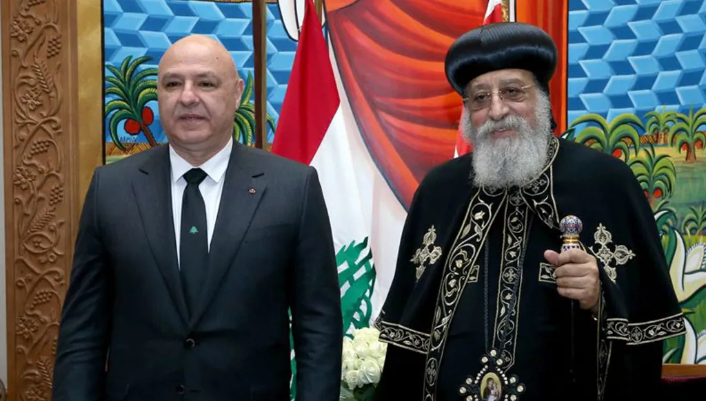 الرئيس اللبناني يزور المقر البابوي للكنيسة القبطية... ويعود الى بيروت (صور)