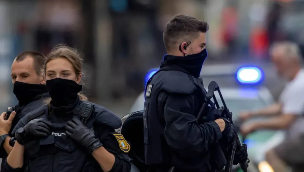 السجن 10 سنوات في ألمانيا لسوري أدين بارتكاب جرائم حرب لصالح نظام الأسد