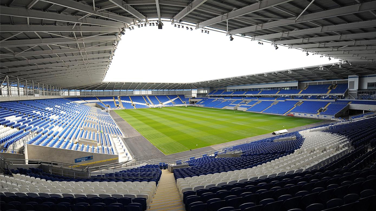 ملعب كارديف سيتي. (وكالات)