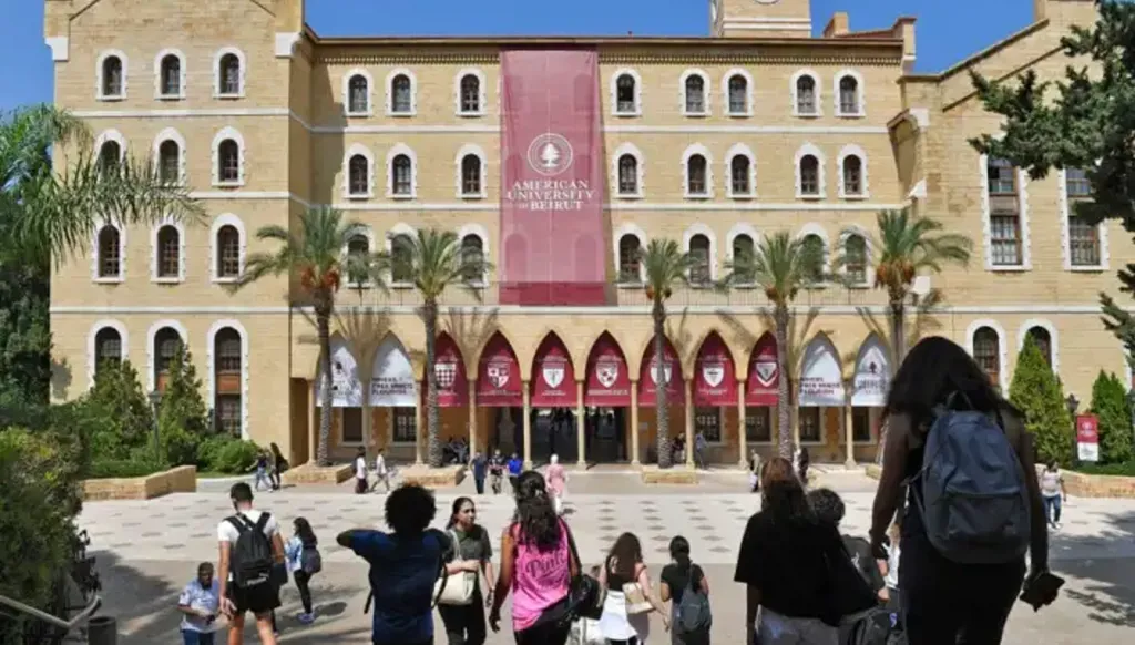 الجامعات وسندان التكلّس