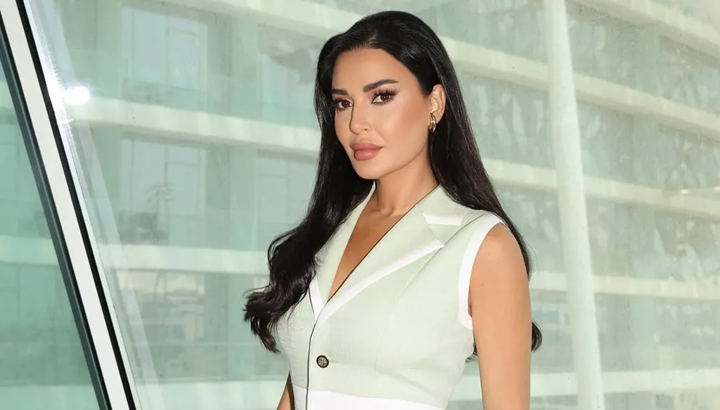 سيرين عبد النور تجمع بين الموضة والعناية بالصحة في أبوظبي (صور)