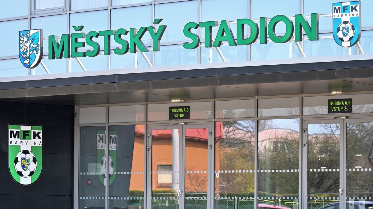 ملعب نادي أم أف كيه كارفينا التشيكي. (وكالات)