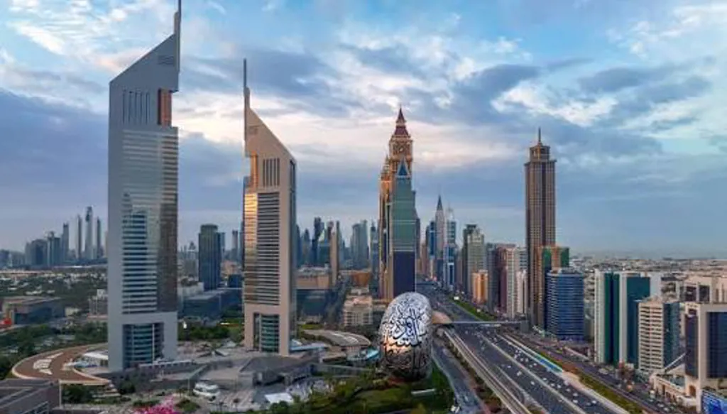 في عام تراجعت فيه استثمارات المنطقة الأجنبية 10%.. كيف حققت الإمارات نمو بـ6%؟