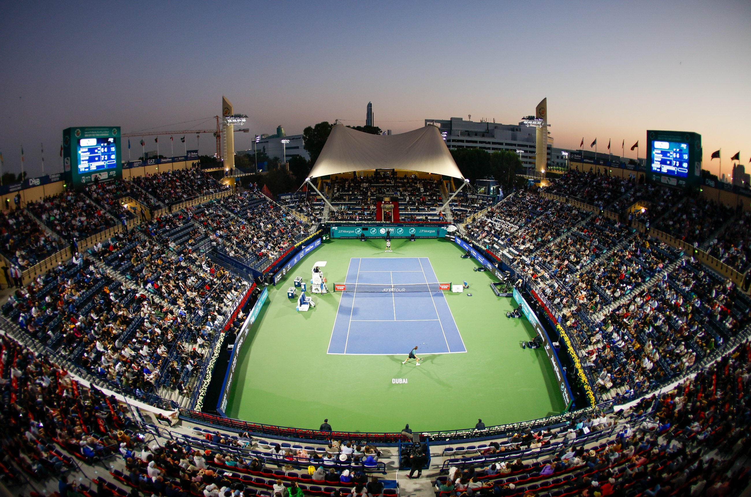 كرة المضرب من الفعاليات المهمة في أجندة دبي السنوية. (وكالات)