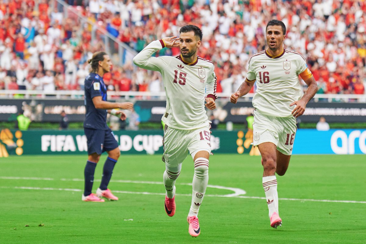 الشوط الأول من مباراة إسبانيا ضد أوروغواي