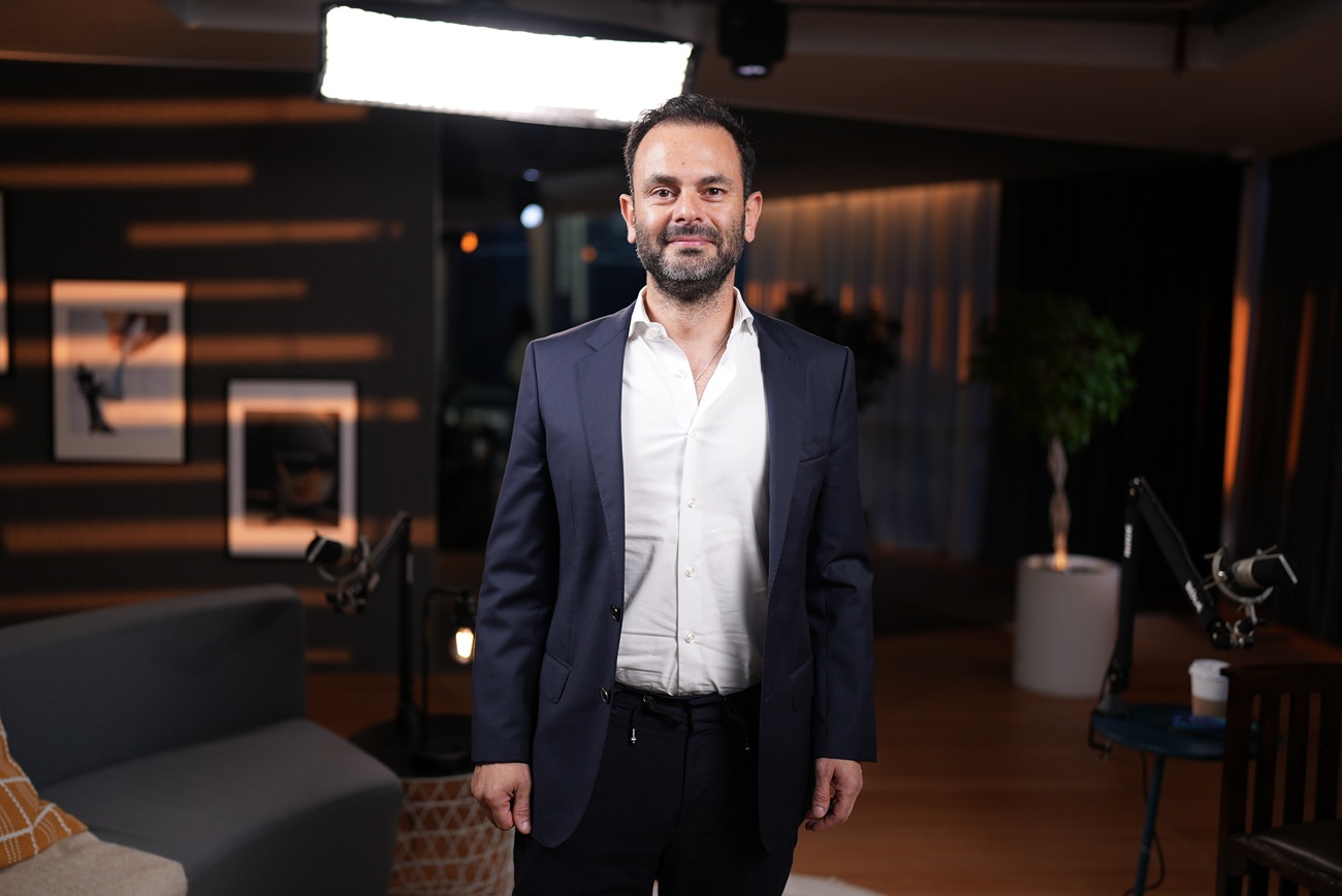 عامر الحاج ضيف “بودكاست مع نايلة“.
