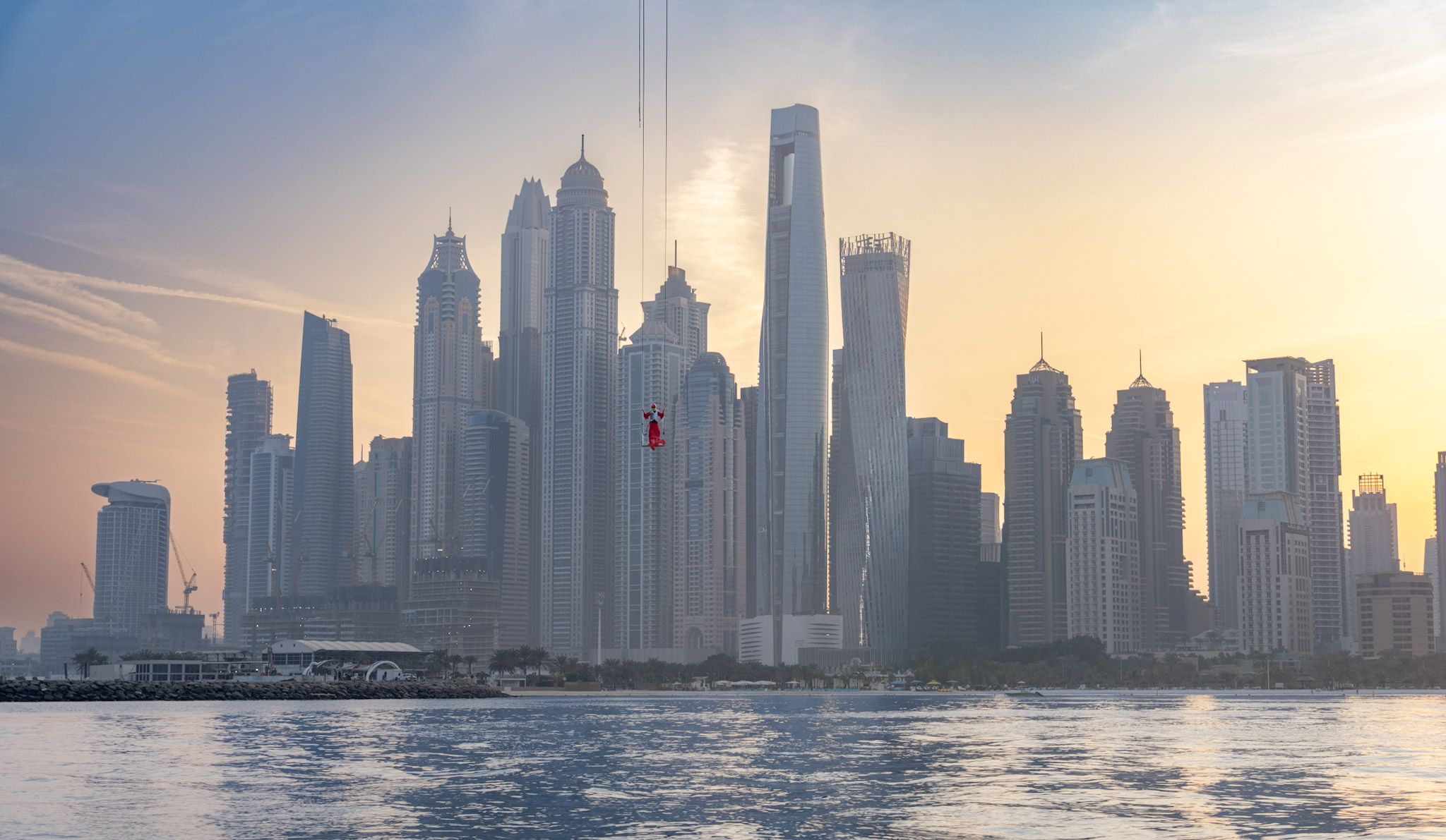 قافزة المظلات البلجيكية ماغالي فولكنر براف (Steve Braff)