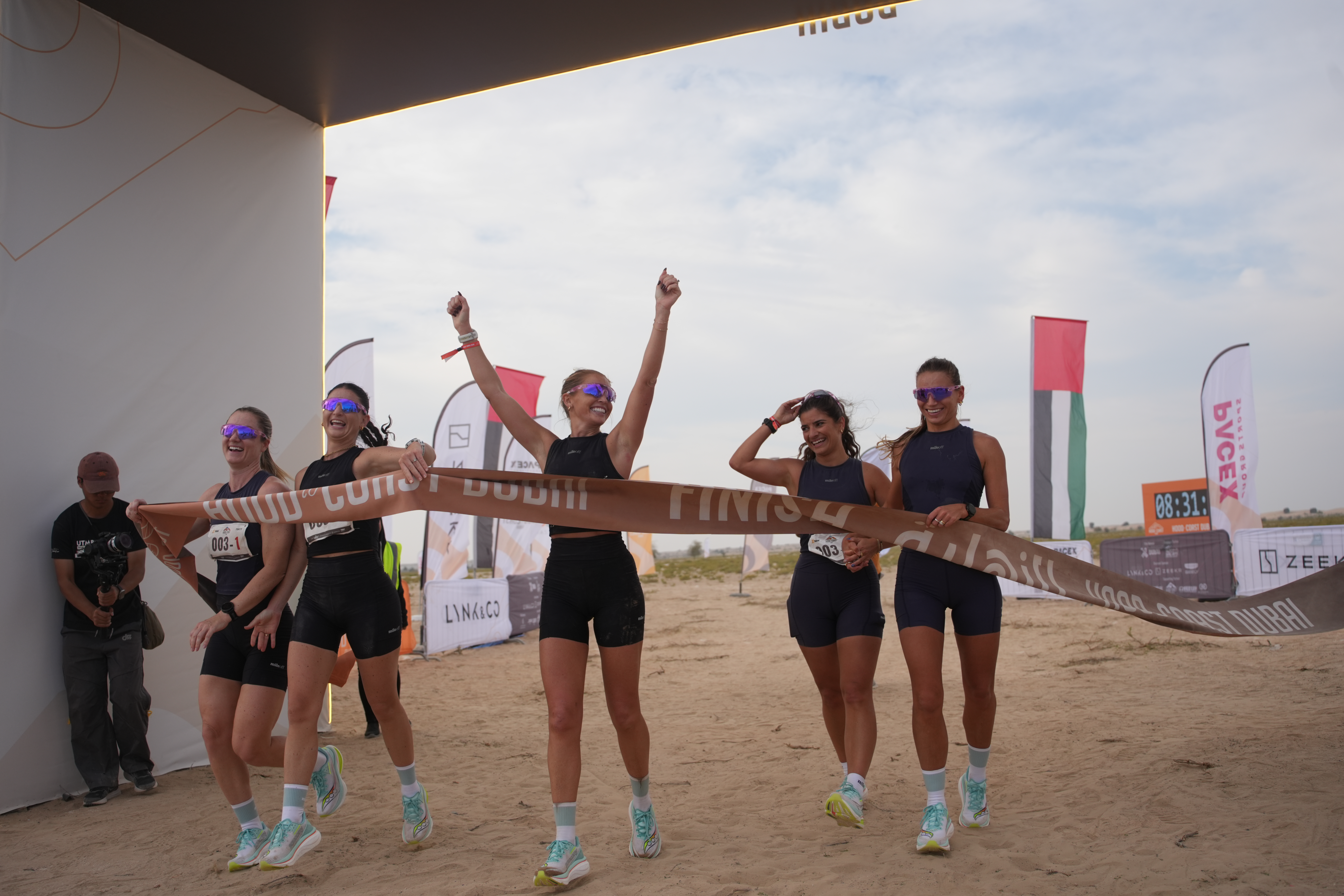 من سباق التتابع في دبي. (وكالات)