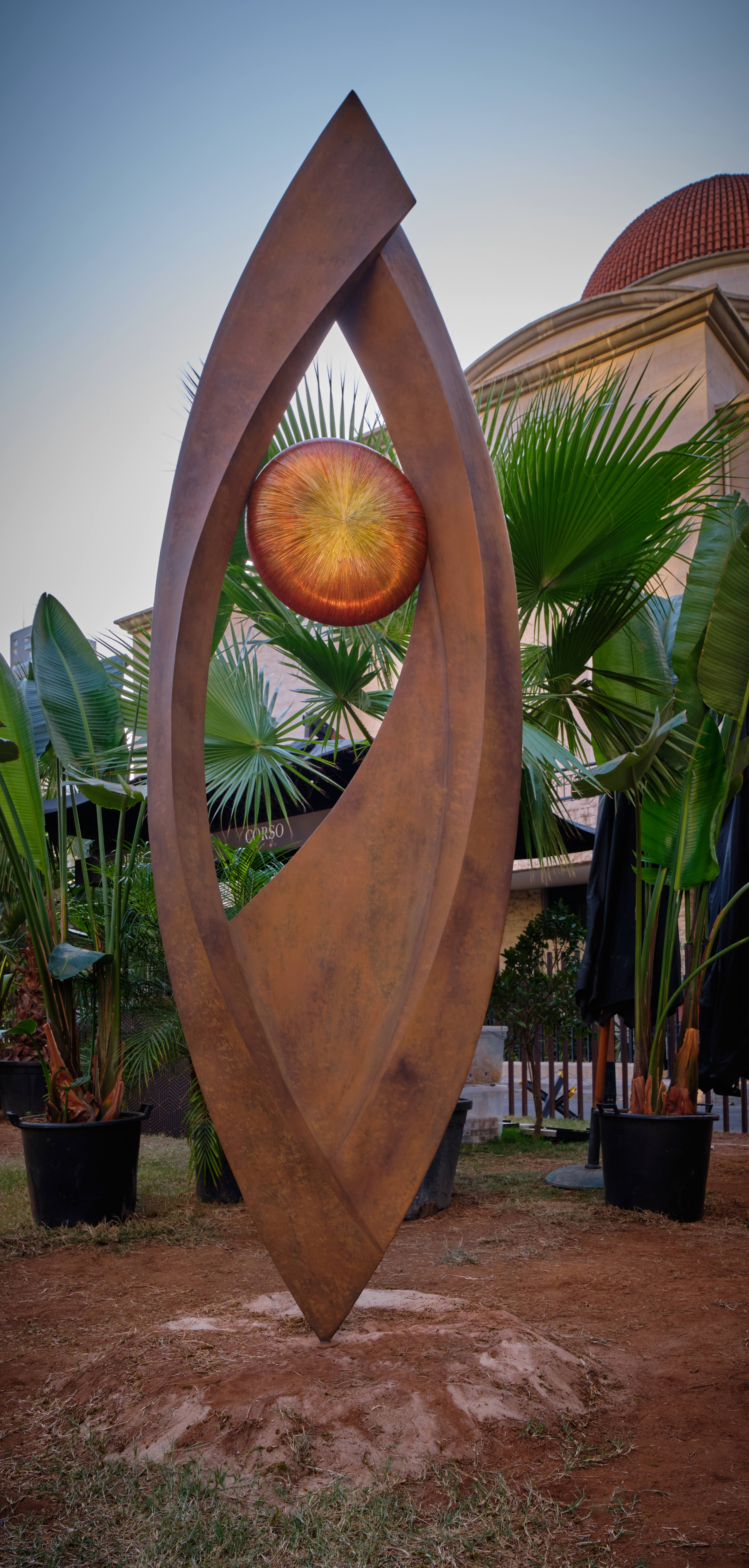 منحوتة نور بيروت لسليم مزنّر ضمن معرض We Design Beirut في فيلا عودة في بيروت (سليم مزنّر)