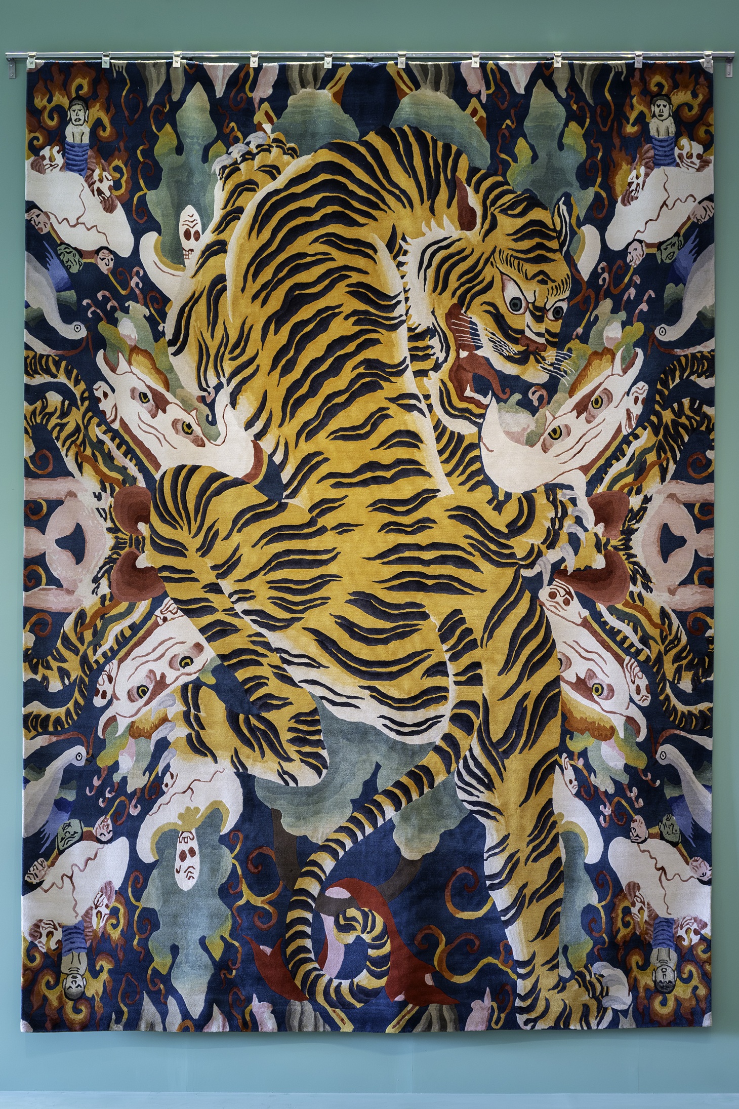 من الأعمال المعروضة في “فن أبوظبي“.