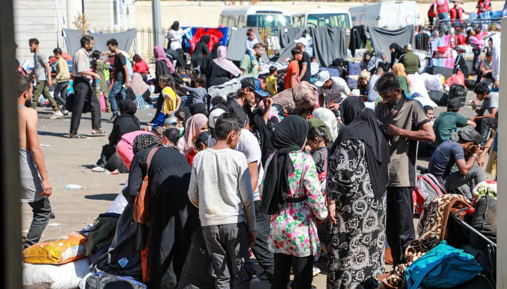 "حركة أمل" و"حزب الله": نرفض الدعوات المحرضة على النازحين السوريين في لبنان