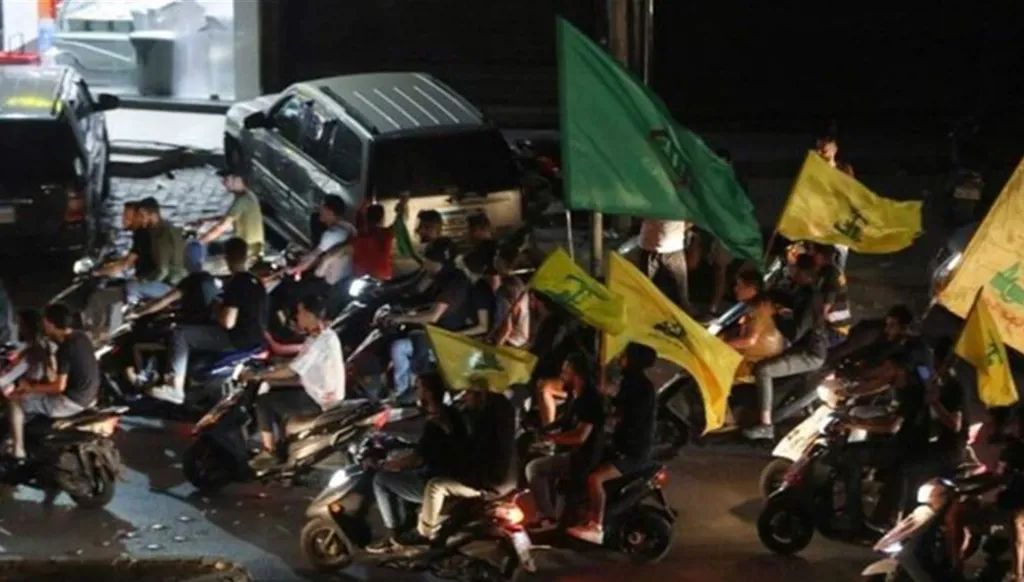 عشية جلسة مجلس الوزراء... مسيرات مؤيدة لحزب الله تجوب الضاحية الجنوبية