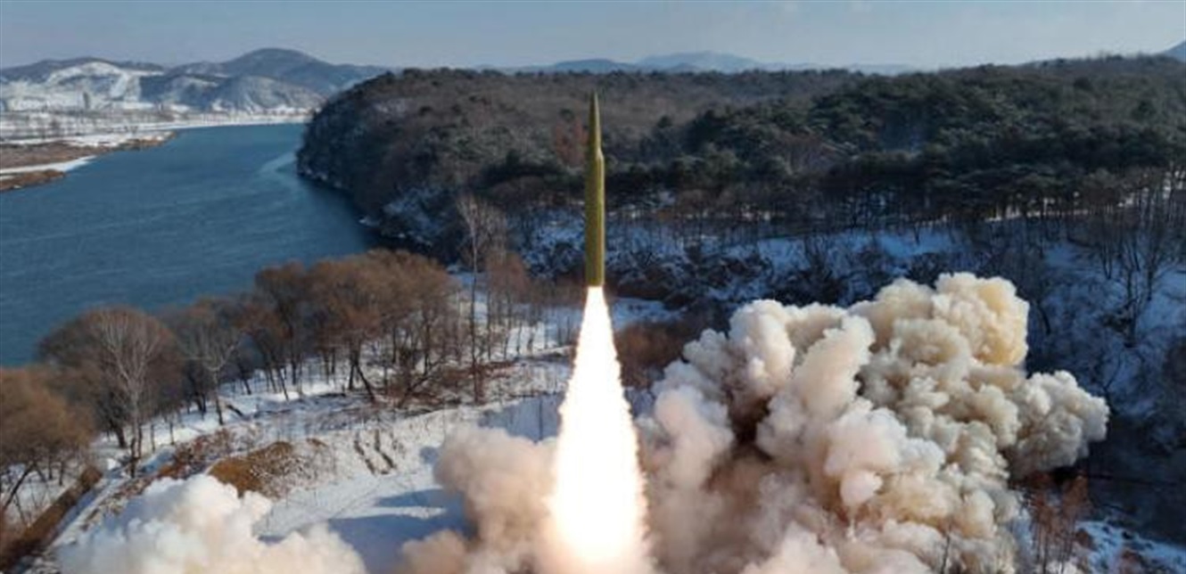 تجربة إطلاق صاروخ (مواقع)