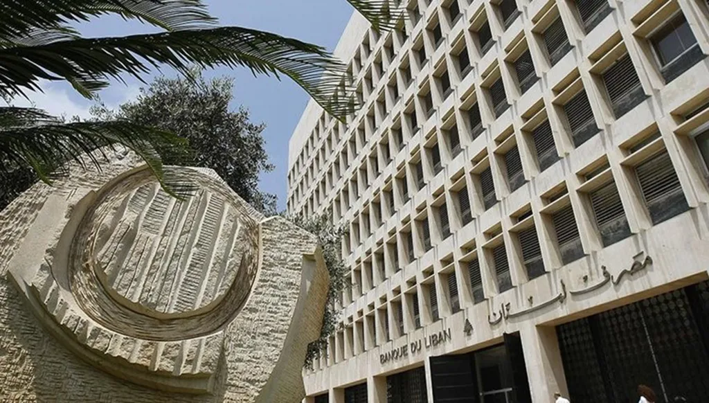 قانون "الفجوة" فرض 30% على التحويلات... ماذا عن أموال المصارف في الخارج؟