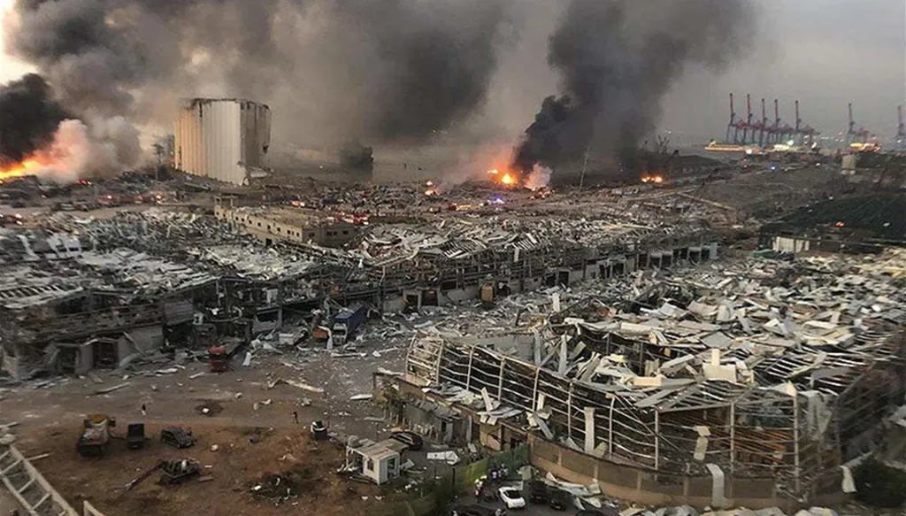 خطوات قد تبدو مفاجئة في ملف التحقيق في انفجار مرفأ بيروت