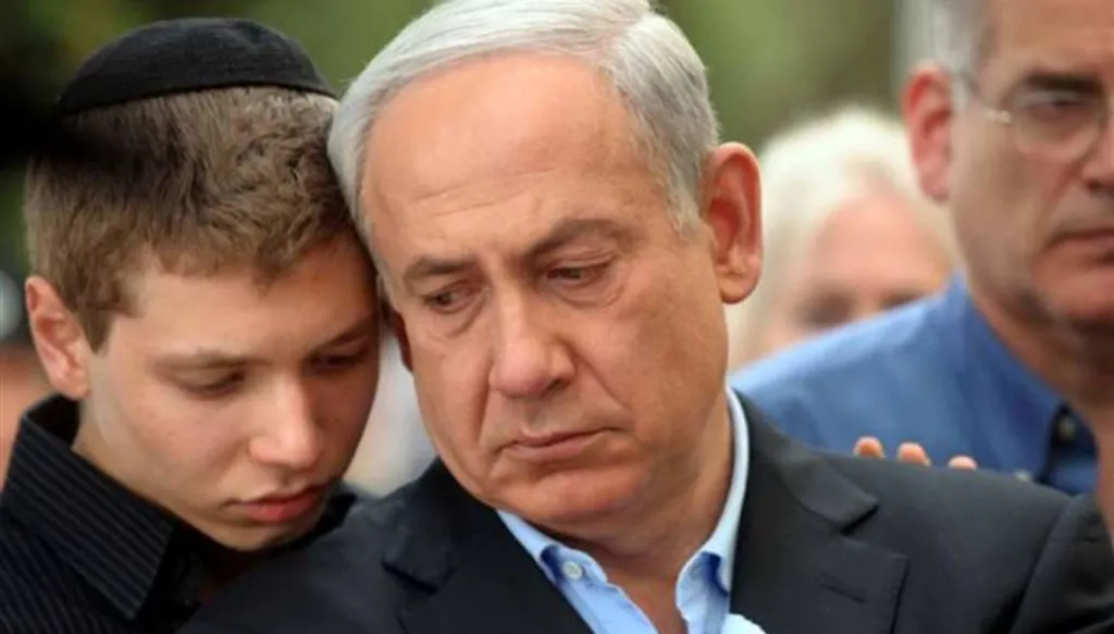 ضرب والده... ما حكاية نفي يائير ابن نتنياهو؟