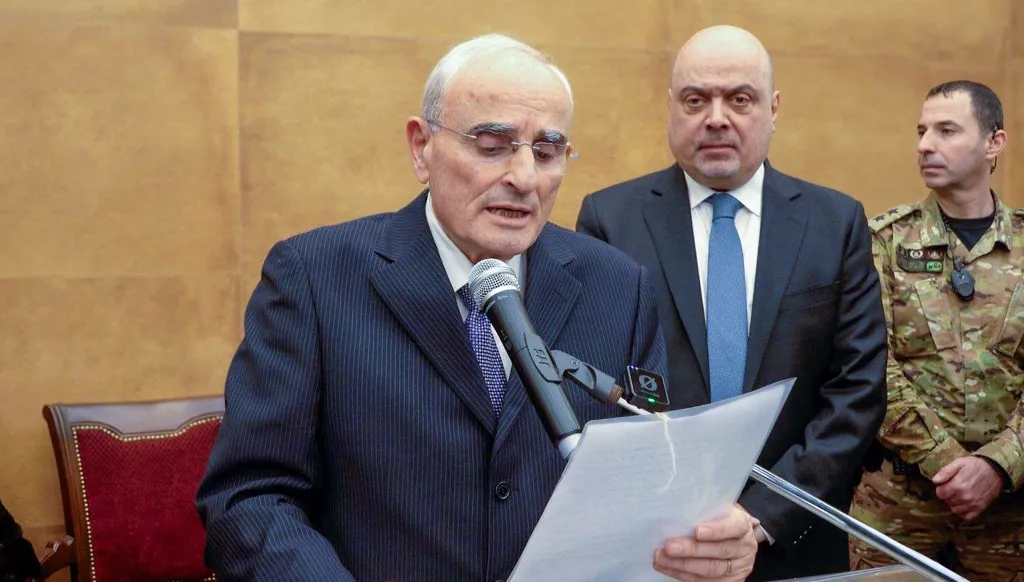 وزير الدفاع اللبناني: لا خوف على الأمن في الداخل