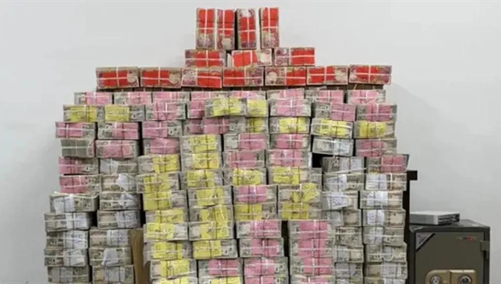 القضاء يوعز بالتحقيق في مصير 140 مليار دولار من إيرادات العراق