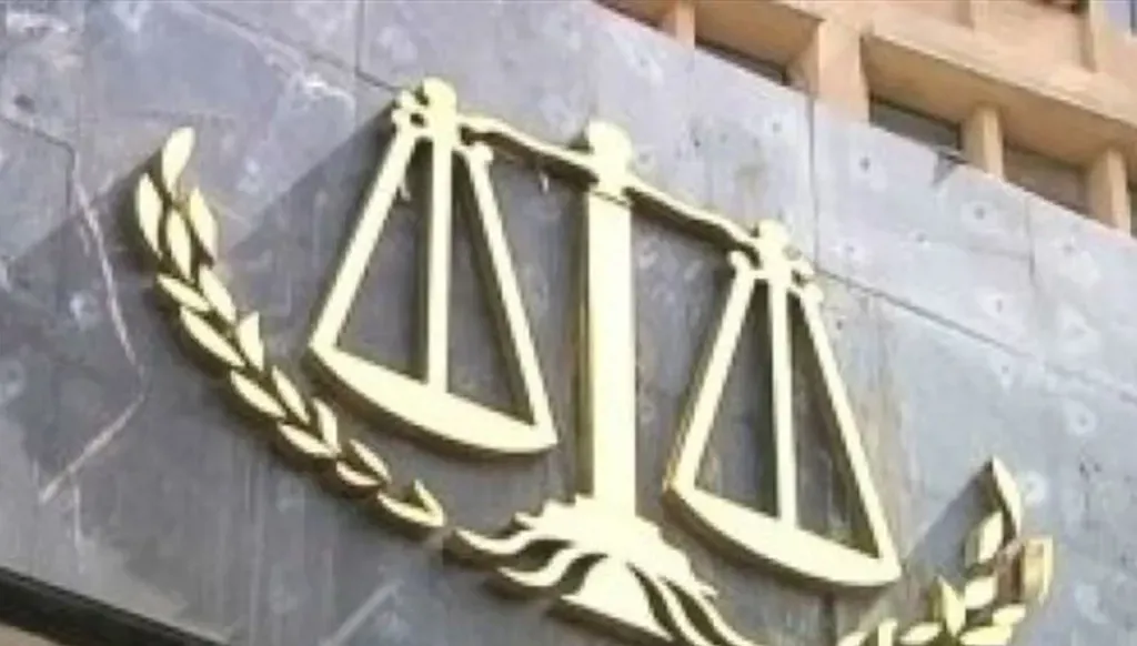 قضاة في الخدمة