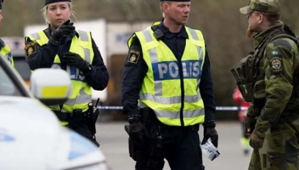 السويد: القبض على 3 أشخاص قرب سفارة إسرائيل للاشتباه في إعداد هجوم